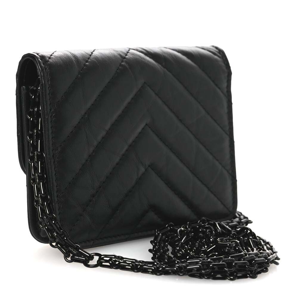 Chanel Aged Calfskin Chevron Quilted #253518C19B - Picture 3 of 13